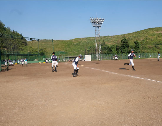 室内だけではなく、外でも思いっきり練習できます。